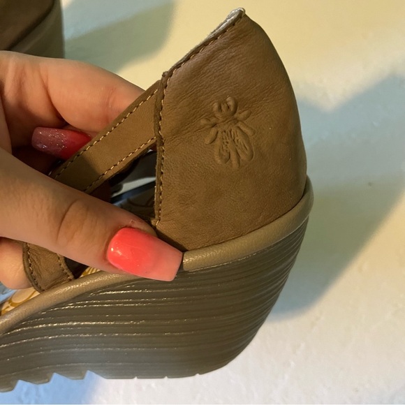 NWOT fly London tan wedges - Picture 3 of 7
